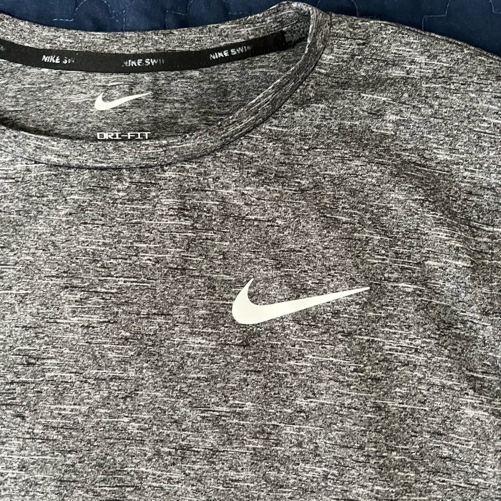 Nike cutoff shirt - Picture 2 of 3